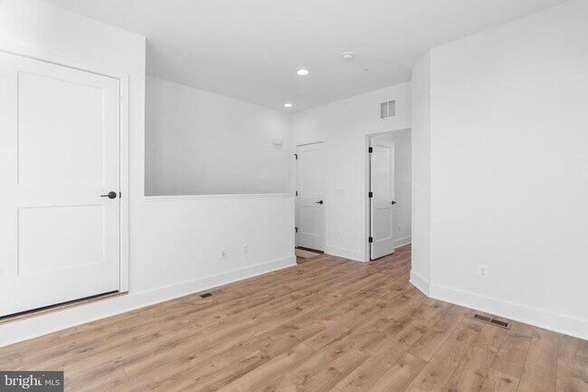 Building Photo - 3104 Camber Pl