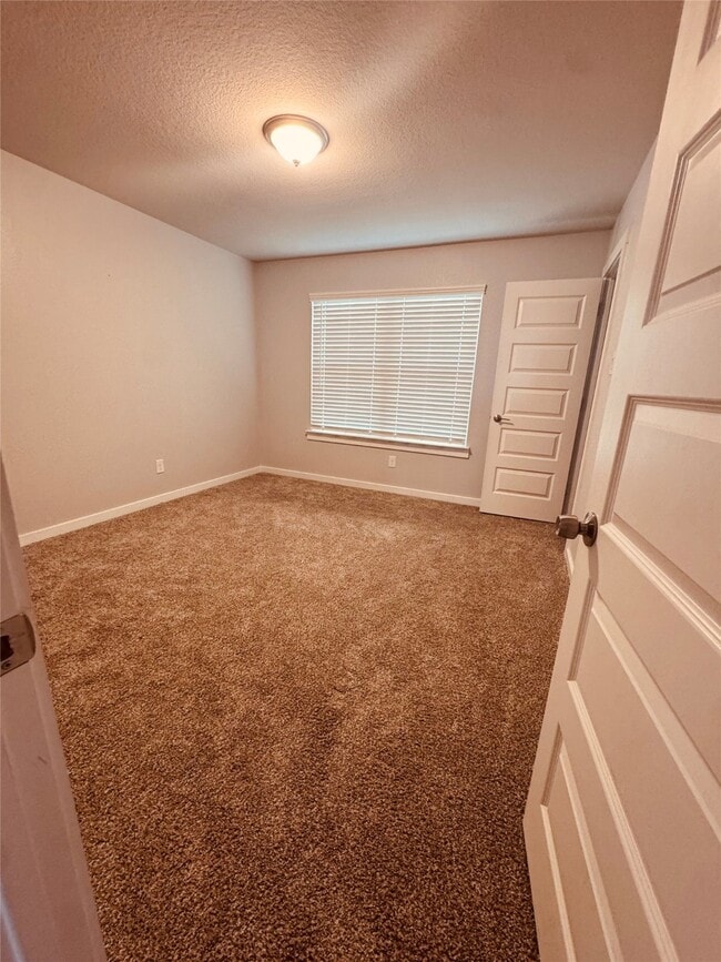 Building Photo - 28614 Hannahs Harbor Ln