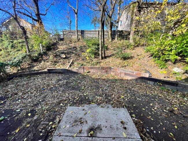 Building Photo - 960 E Pleasant Run Parkway North Dr