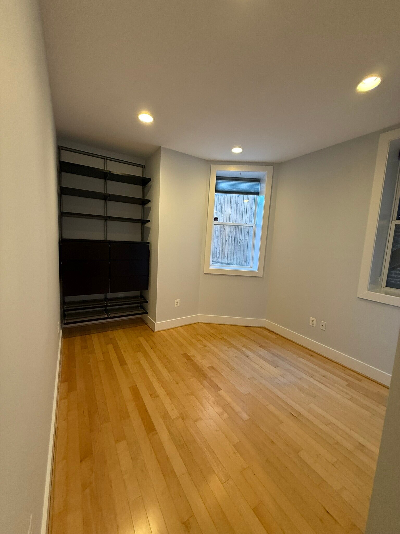 Building Photo - 1854 Mintwood Pl NW