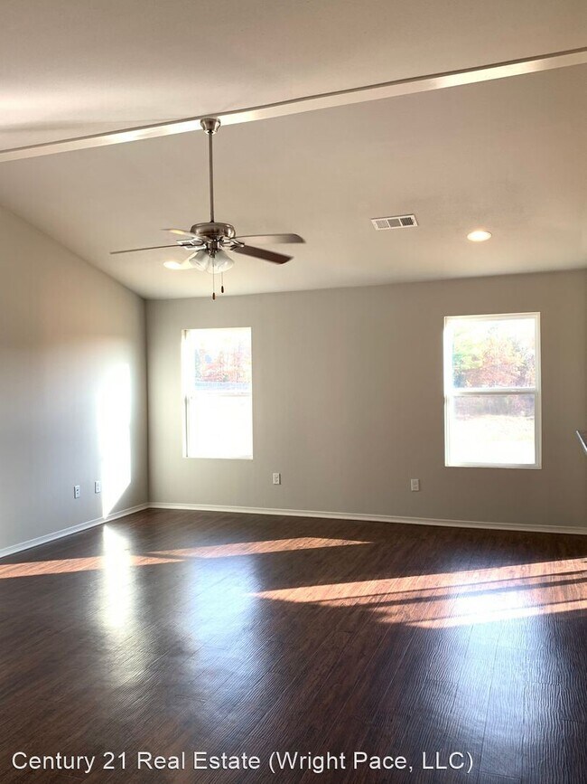 Building Photo - 3 br, 2 bath House - 4724 Bedrock