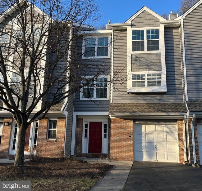 Building Photo - 15 Halstead Pl
