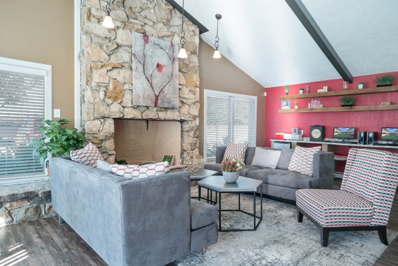 Building Photo - 2835 Villa Creek Dr