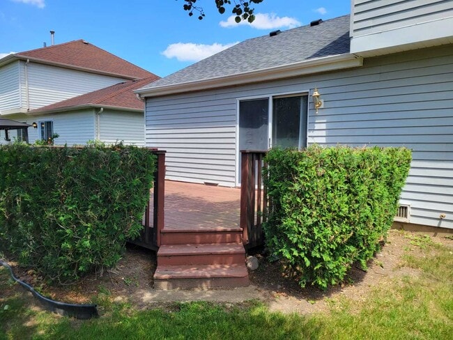 Building Photo - 242 Stafford Dr