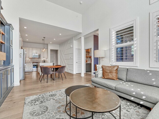 Building Photo - 10132 Belvedere Lp