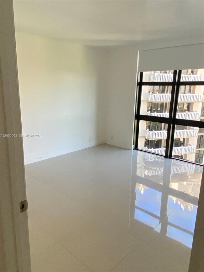 Building Photo - 1111 Crandon Blvd
