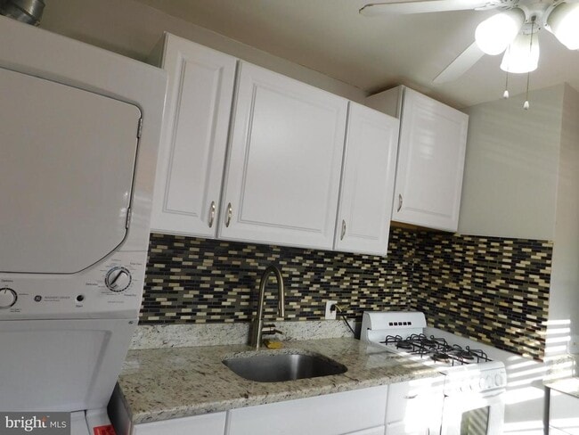 Building Photo - 4243 Princeton Ave