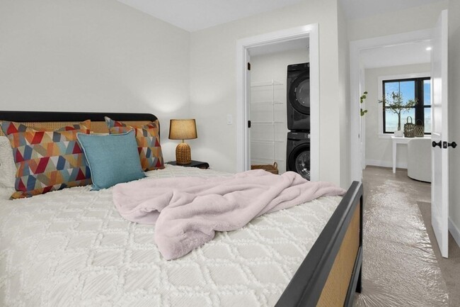 Building Photo - Townhomes at 5-7 Water St | One-Bedroom El...