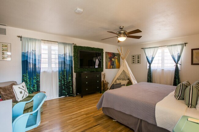 Building Photo - 610 Carlisle Blvd SE