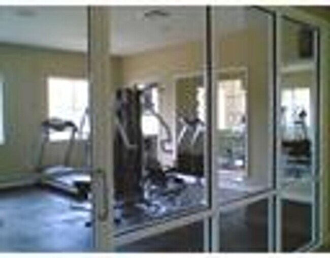 Building Photo - 2640 S University Dr