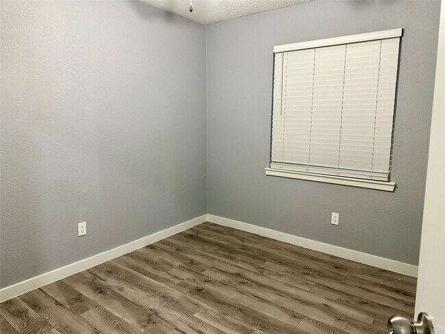 Building Photo - 7114 Golden Dale Ct