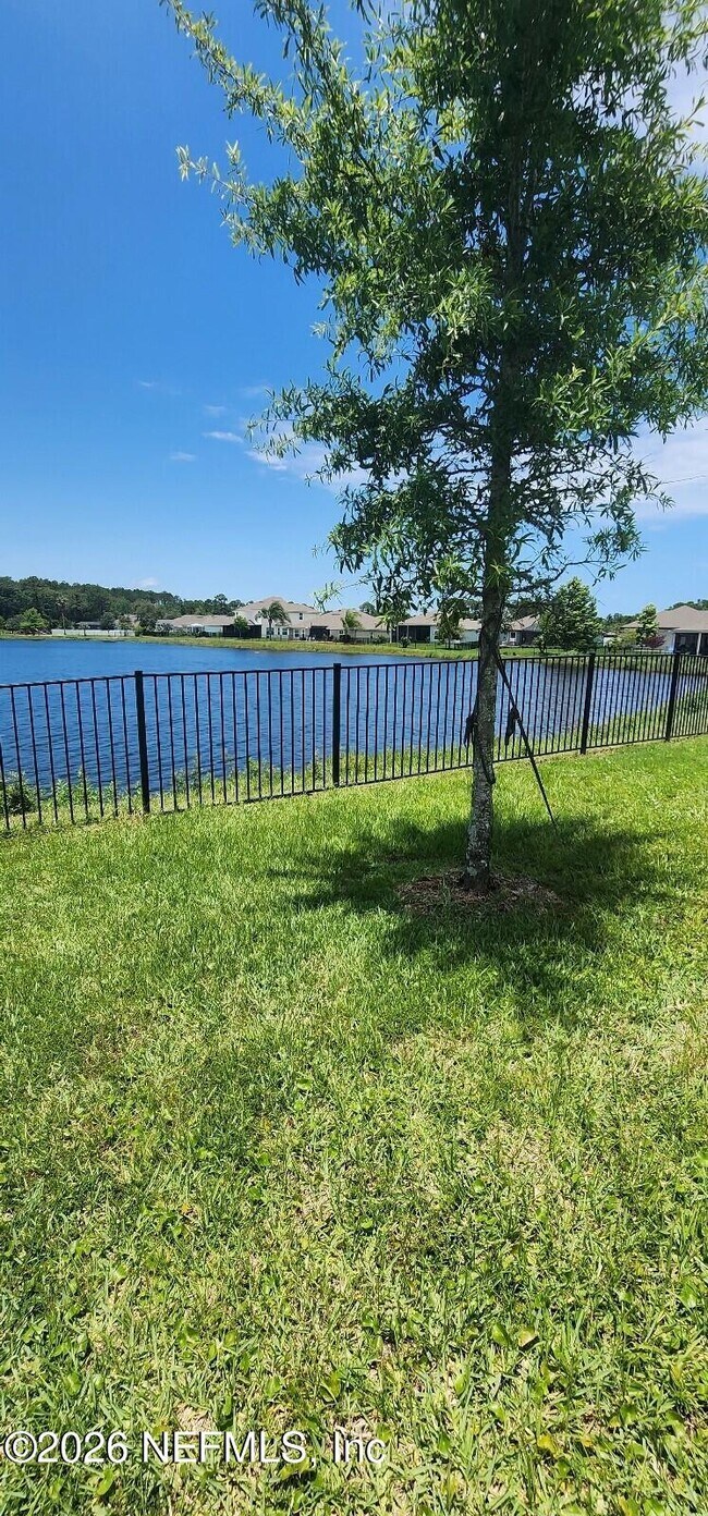 Building Photo - 226 Lost Lake Dr