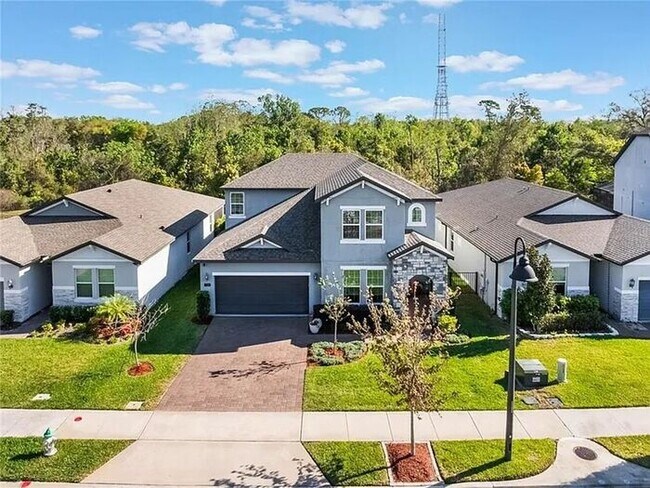 Building Photo - Stunning 5 bedroom home in Longwood