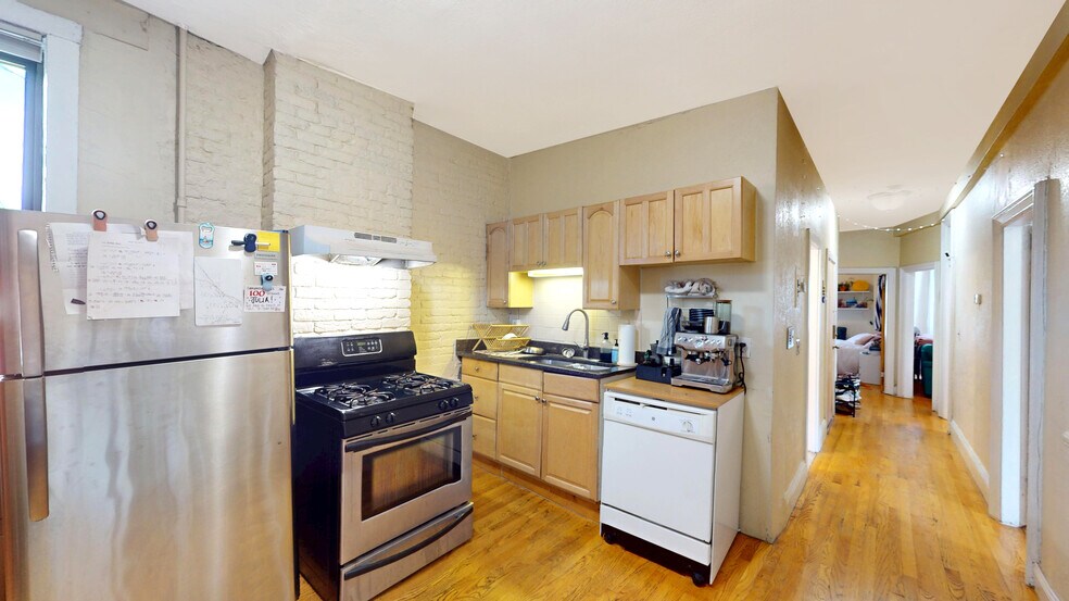 Primary Photo - 86 Hammond St