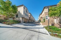 Building Photo - Gorgeous Stand Alone Town Home / Rolling Hills Golf Club is your Back Yard
