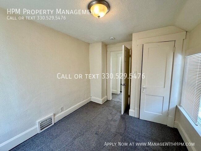 Building Photo - 2619 Clyde Pl SW