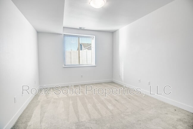 Building Photo - 3628 Red Feather Trl