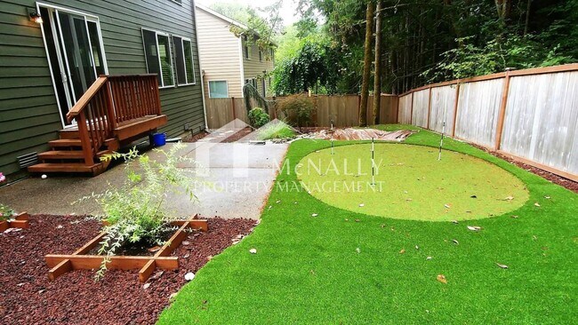 Building Photo - Beautiful Furnished Home in University Place