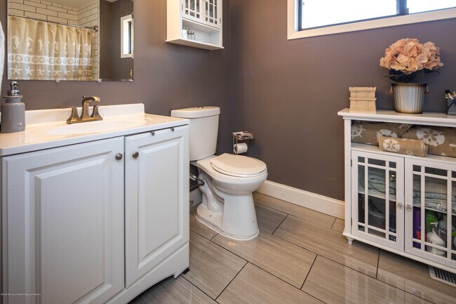 Building Photo - 59 Deer Path Ct