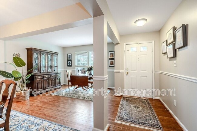 Building Photo - 9564 Basilwood Dr