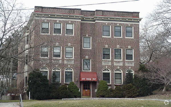 Primary Photo - Bryn Mawr Terrace Apts (por)