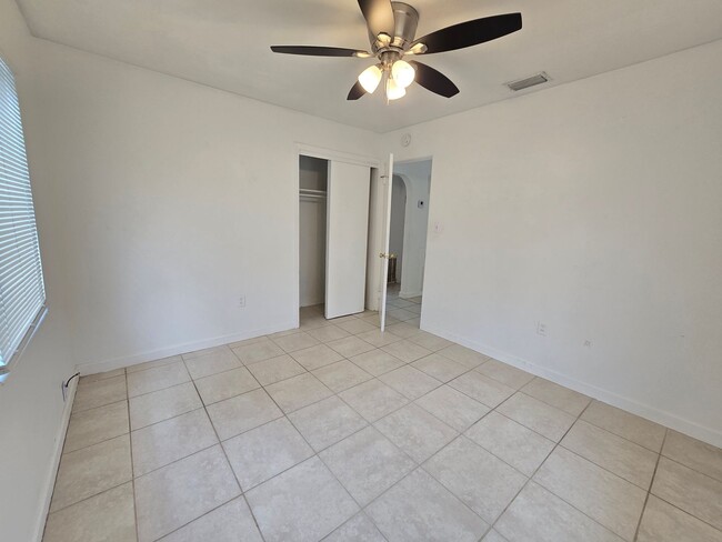Building Photo - 6328 Brentwood Ave