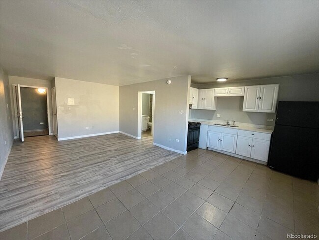 Building Photo - 1590 Clinton St