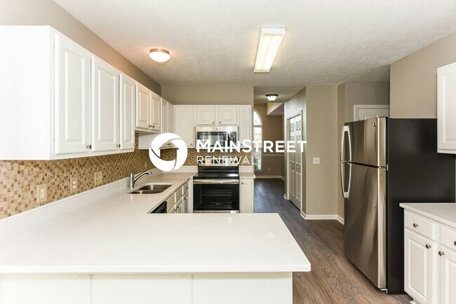 Building Photo - 4 Bedroom Pet-Friendly Home in Hendersonville, TN with Main Street Renewal