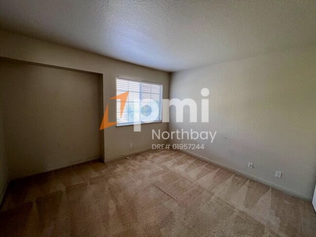 Building Photo - 3213 Hilton Head Dr