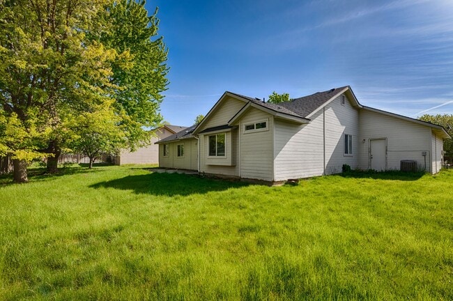 Building Photo - Remodeled Boise home with 4 bedrooms