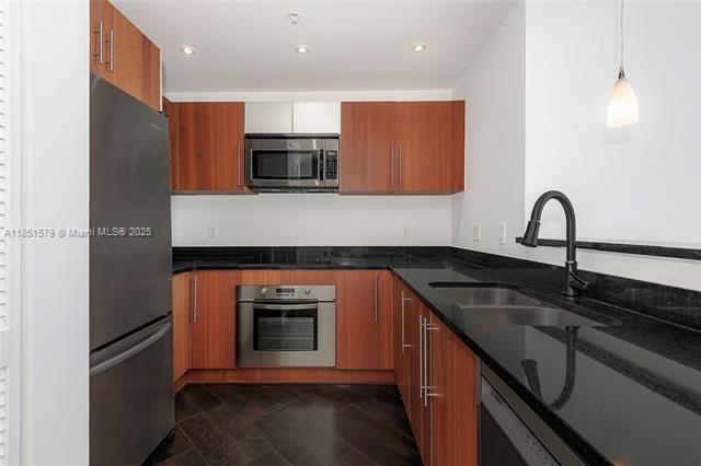 Building Photo - 300 S Biscayne Blvd