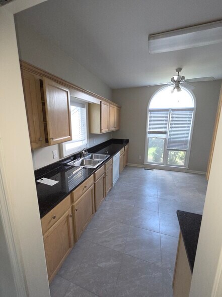 Building Photo - 321 Dulaine Cv