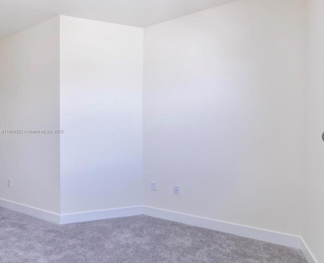 Building Photo - 15861 NW 90th Ct