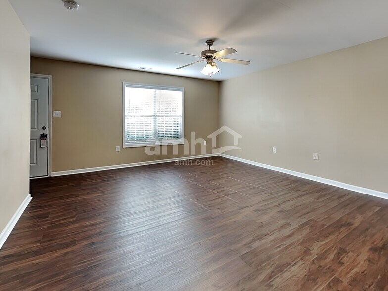 Building Photo - 71 Wolf Creek Ln