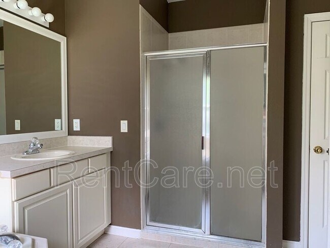 Building Photo - 420 Moss View Cir