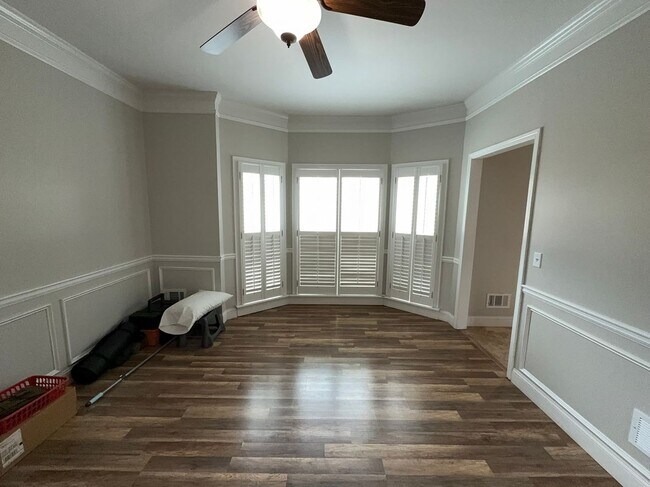 Building Photo - 2845 Stratfield Ct