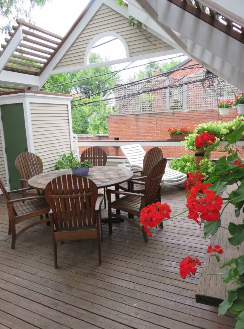 Back Deck - 1453 W Belmont Ave