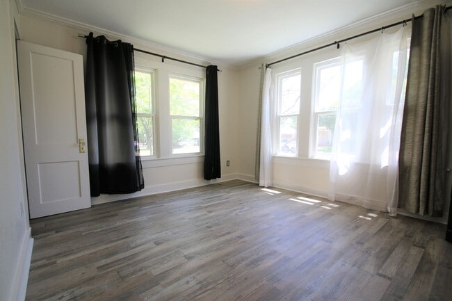 Building Photo - (("Wake Up in a Home YOU Love")) 2/2 STUNN...