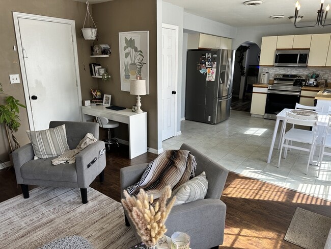 Building Photo - 213 Mahogany Dr