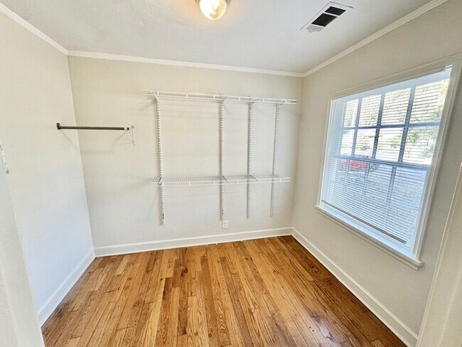 Building Photo - 3880 Spottswood Ave