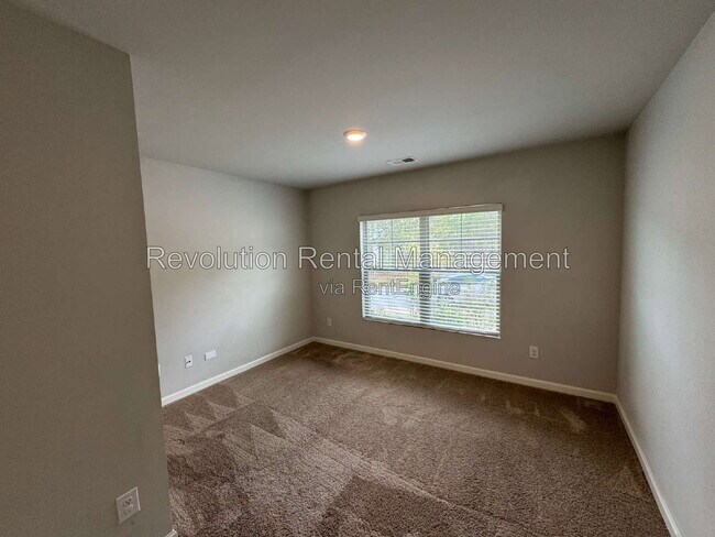 Building Photo - 394 Daffodil Drive