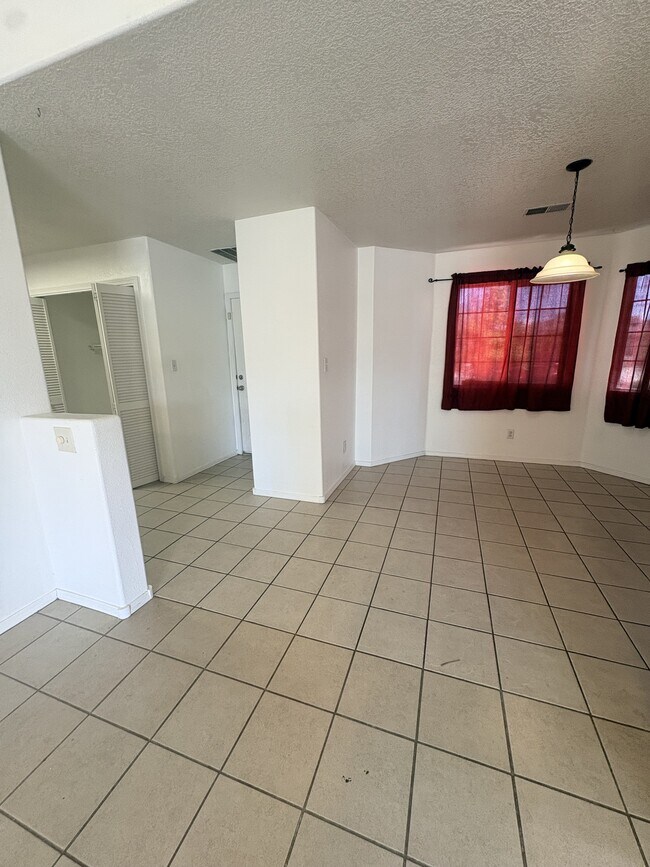 Building Photo - 8308 Vista Clara Ln SW