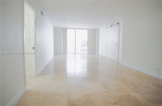 Building Photo - 6039 Collins Ave