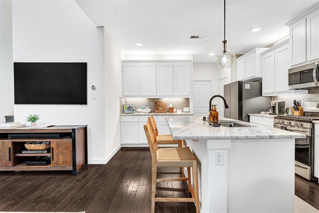 Building Photo - 2725 Starburst Dr