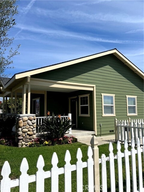 Building Photo - 24636 Cypress St