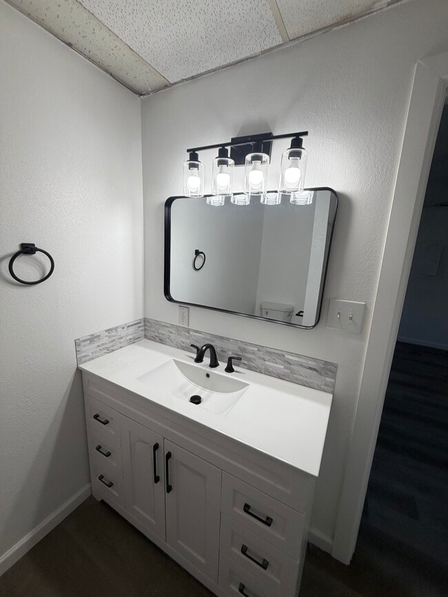 Building Photo - 718 N 18th St