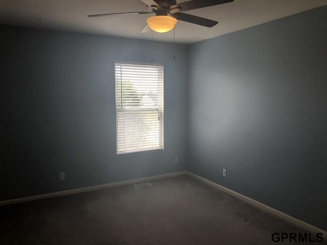 Building Photo - 2102 Quartz Dr