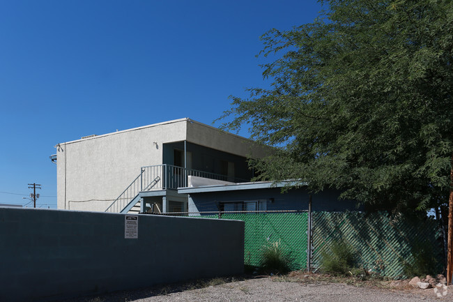 Building Photo - Executive Apartments