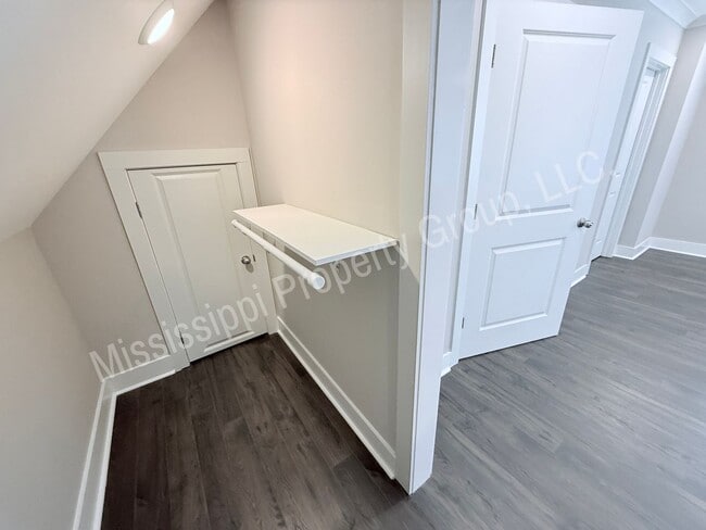 Building Photo - 2BD / 2BA FOR RENT