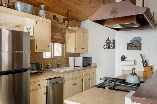 Building Photo - 448 Quail Dr